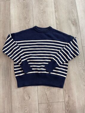 Minnow women's navy and cream stripe knit sweater, size Small, EUC